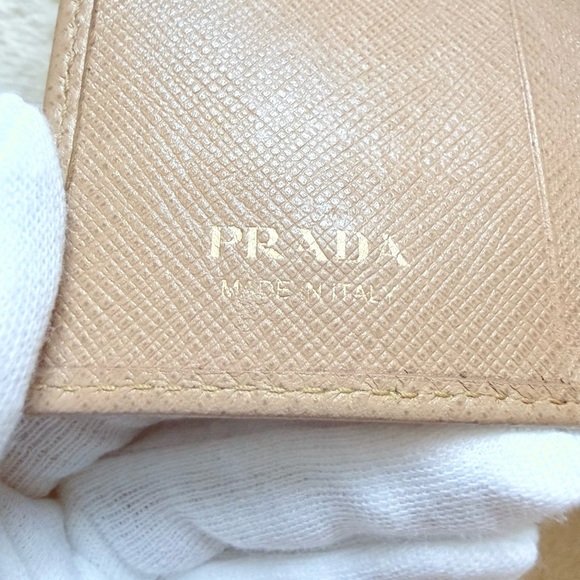 Prada Saffiano Leather Keyholder with Gold Logo - Picture 6 of 13